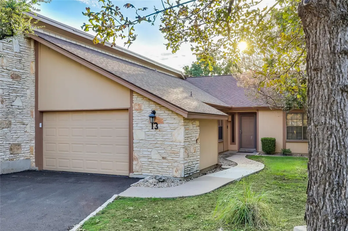 13 Oaks Pl, Lago Vista, TX 78645 - #1
