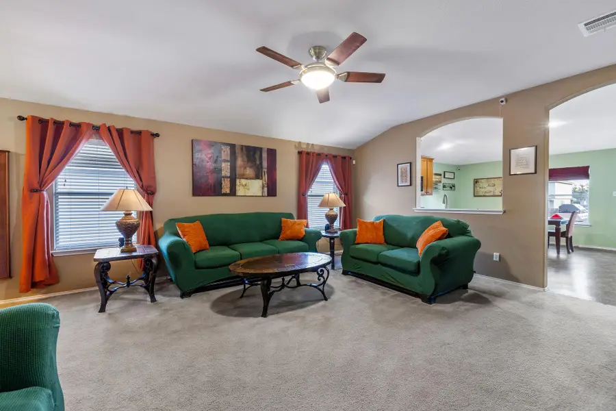 102 Camellia Dr, Hutto, TX 78634 - #3