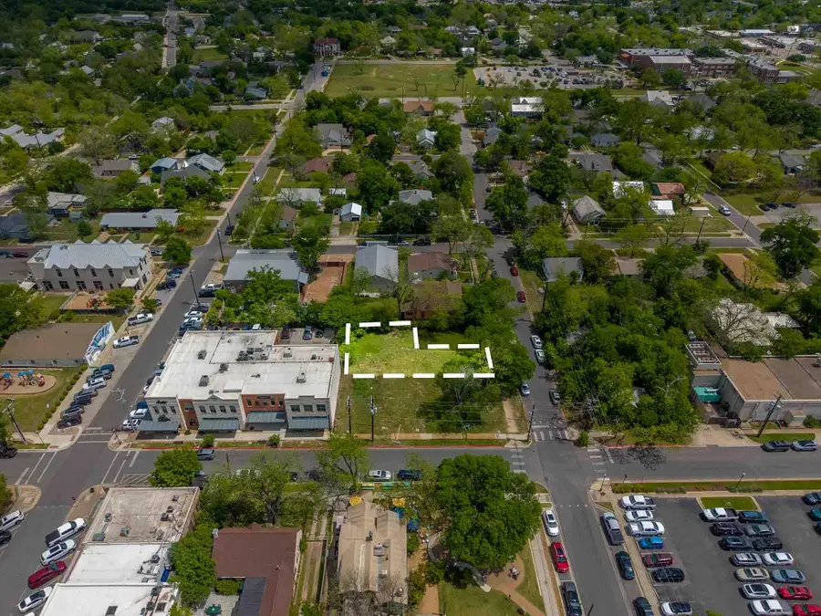 203 E 9th St, Georgetown, TX 78626 - #2