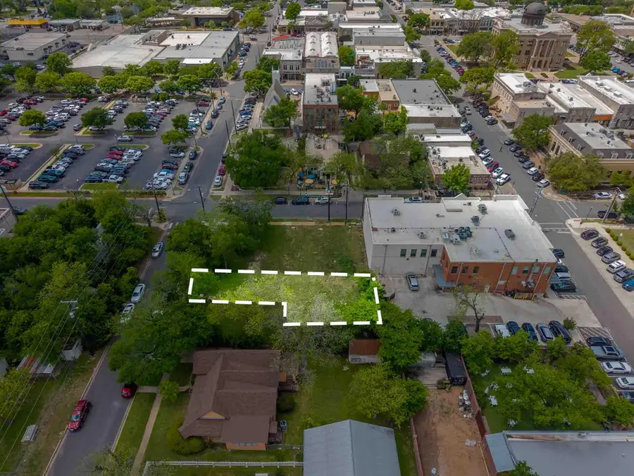 203 E 9th St, Georgetown, TX 78626 - #3