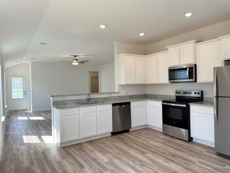 100 Captain Dooley Ln, Jarrell, TX 76537 - #2