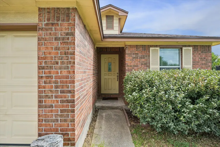 119 Brooke St, Hutto, TX 78634 - #2