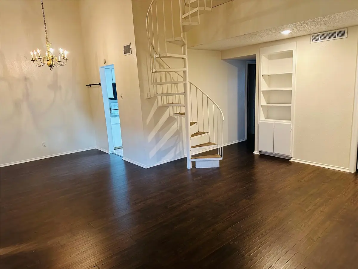 2401 Leon St #307, Austin, TX 78705 - #1