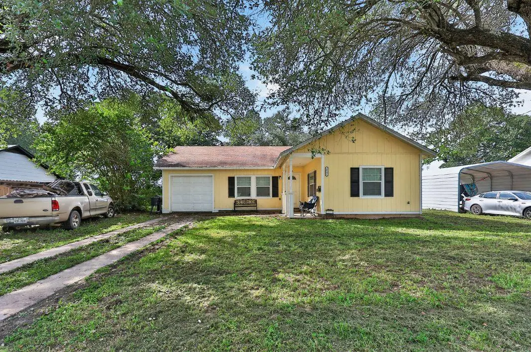 1002 Haley Ave, Rockdale, TX 76567 - #1