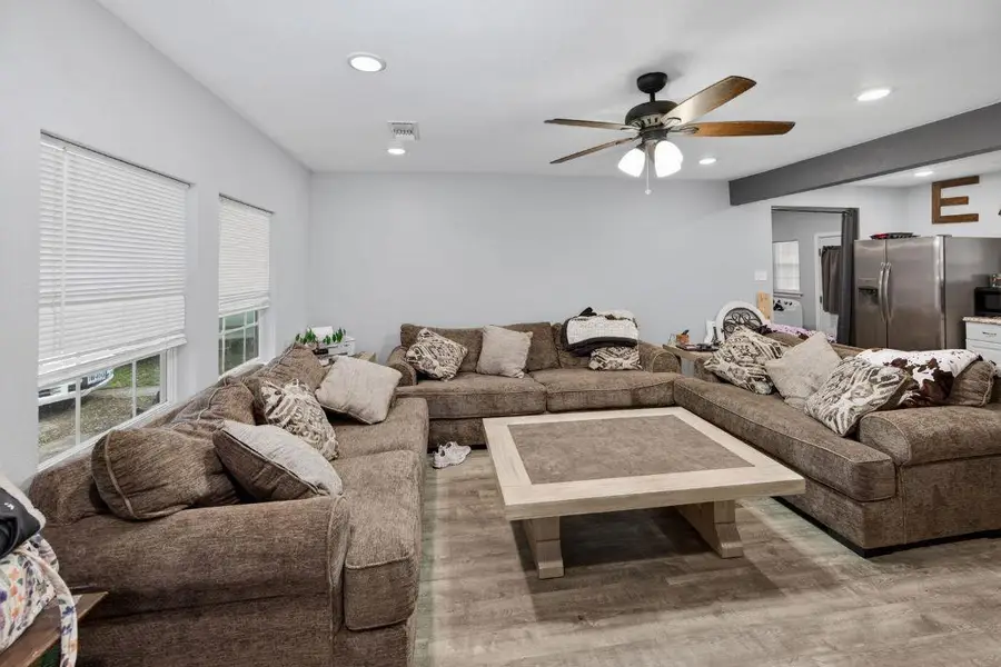 1002 Haley Ave, Rockdale, TX 76567 - #3