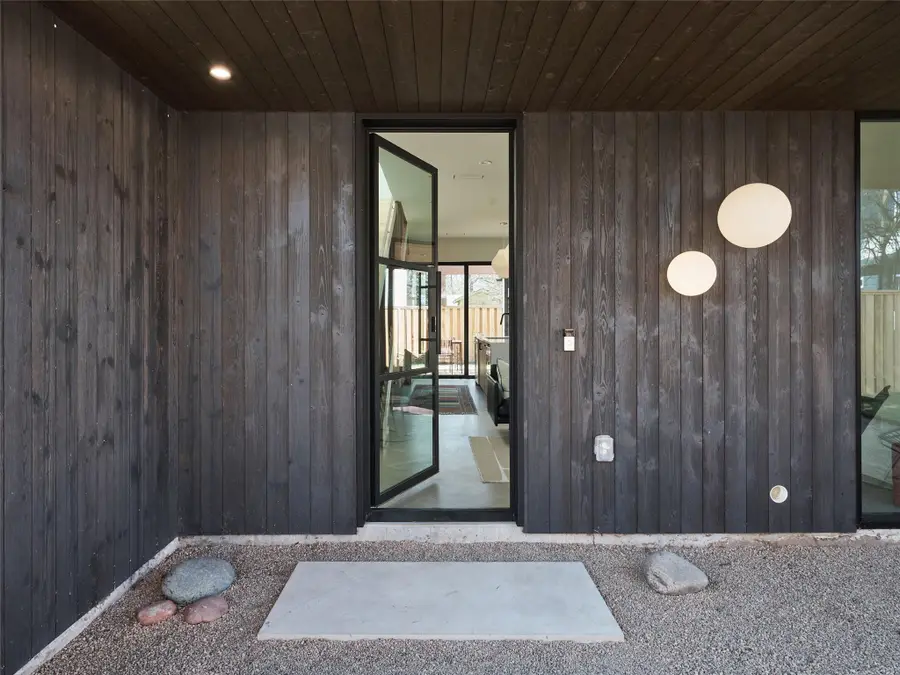 1000 Gullett St #2, Austin, TX 78702 - #3