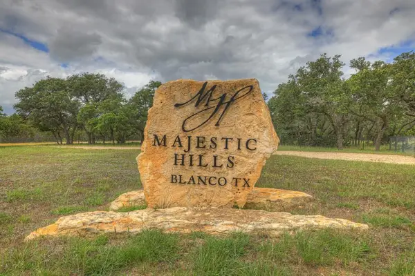 85 Majestic Hills Dr, Blanco, TX 78606