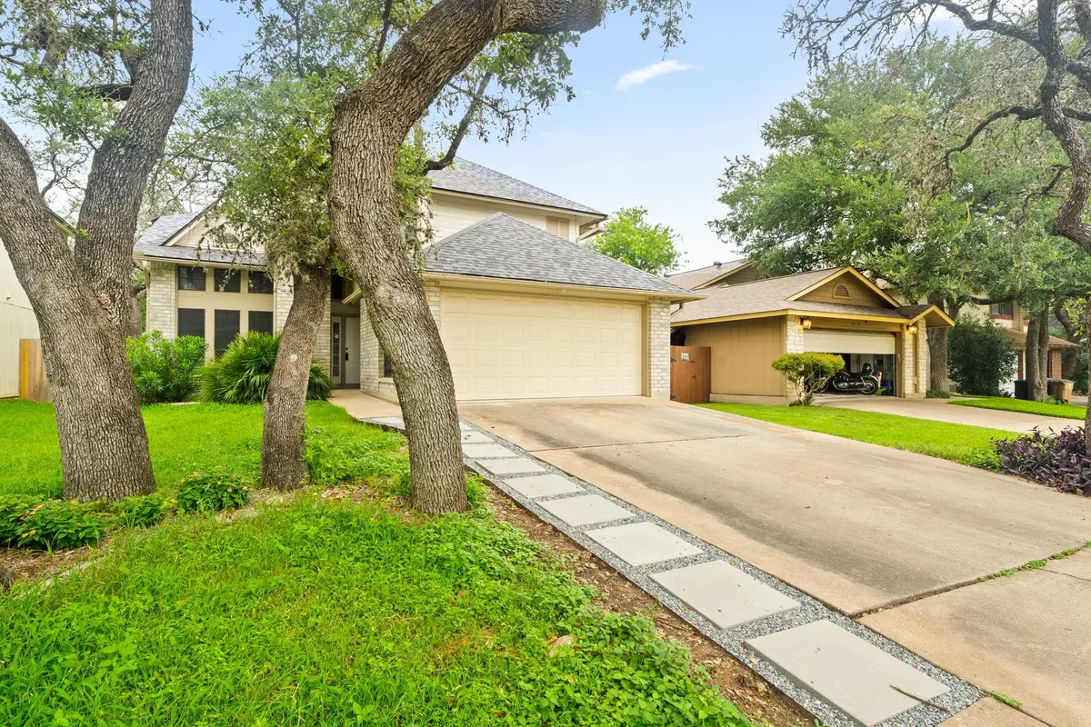 8712 Coastal Dr, Austin, TX 78749 - #1