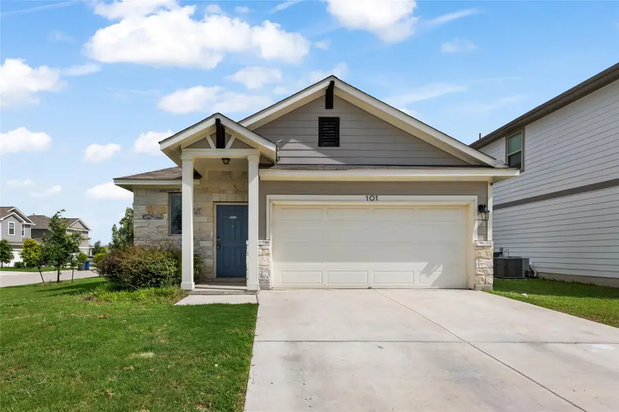 101 Quiet Man Dr, Jarrell, TX 76537 - #3