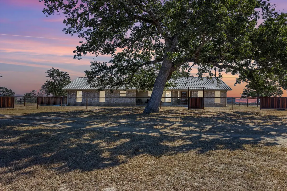 9203 S Us Highway 77 Highway, Rockdale, TX 76567 - Image #1