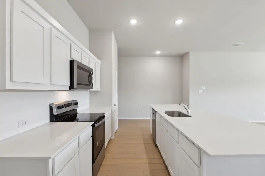 118 Mandeville Dr, Hutto, TX 78634 - Image #3