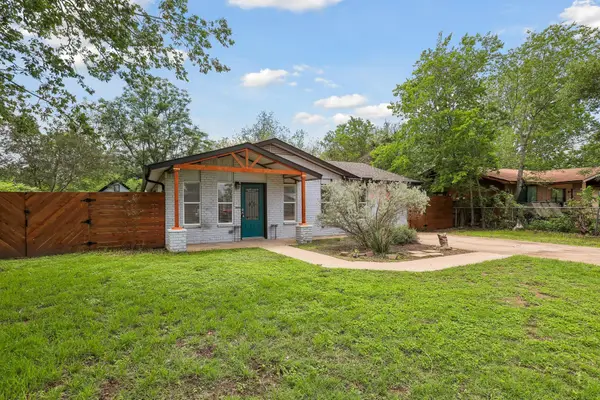 407 Magnolia St, Bastrop, TX 78602