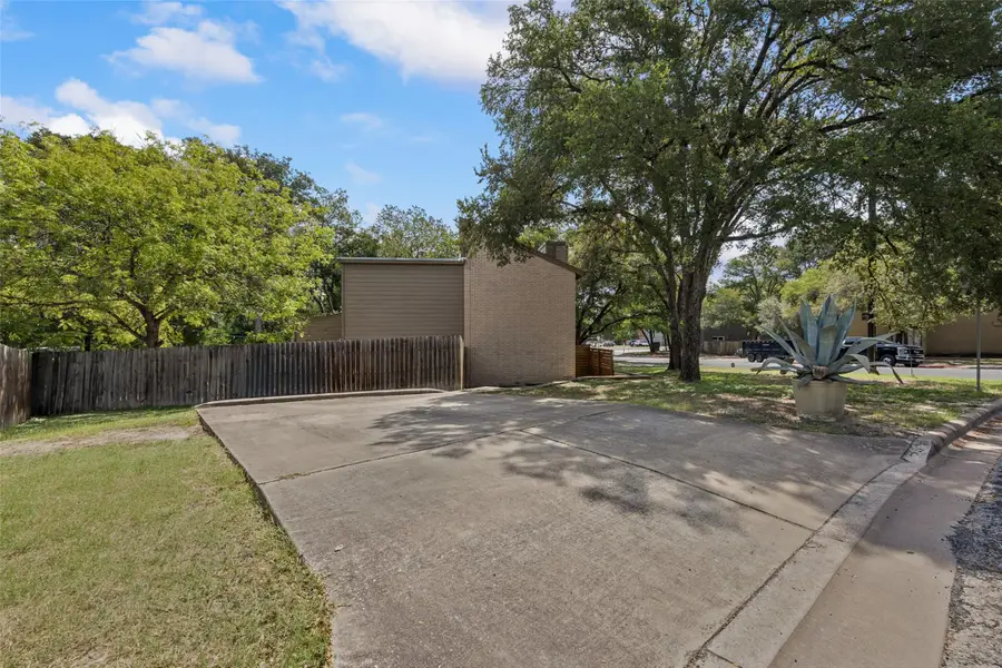 1404 Southport Dr #A, Austin, TX 78704 - #2