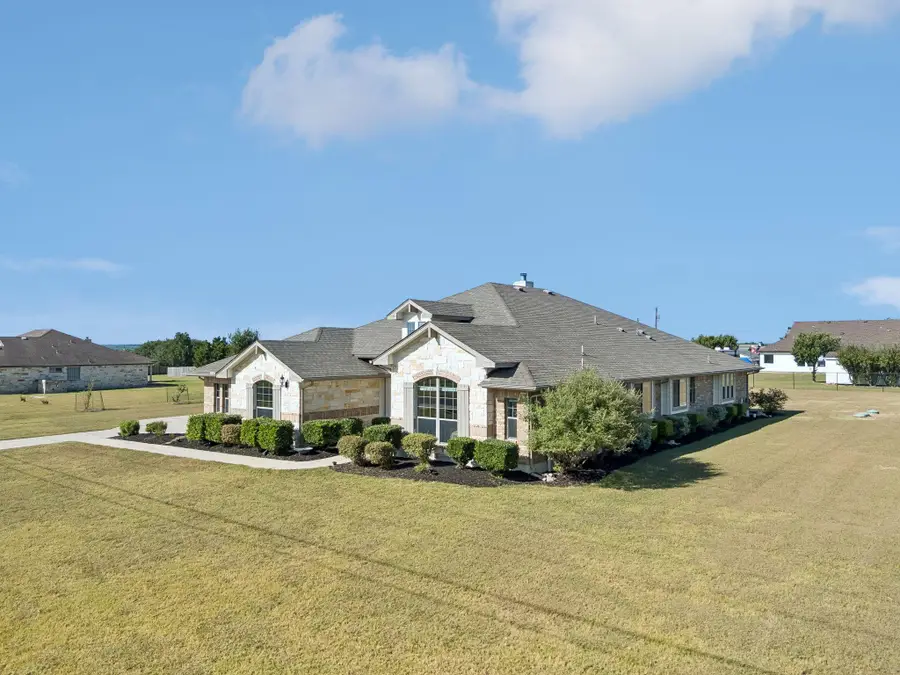 100 S Buckboard St, Liberty Hill, TX 78642 - #2