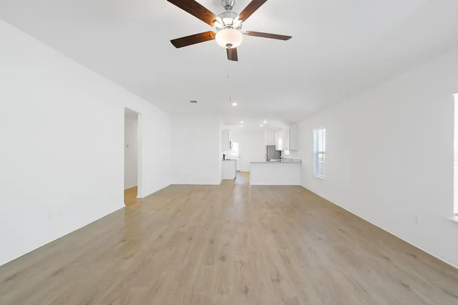 301 W Luna Blue Ln, Jarrell, TX 76537 - #3