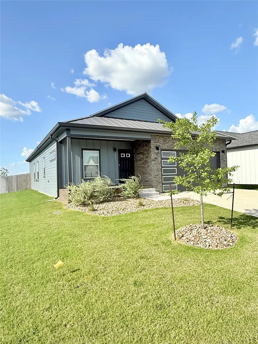 2031 Applewood Dr, Lockhart, TX 78644 - #2