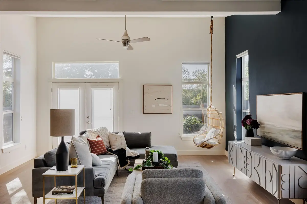 1205 Mckinley Ave, Austin, TX 78702 - Image #1