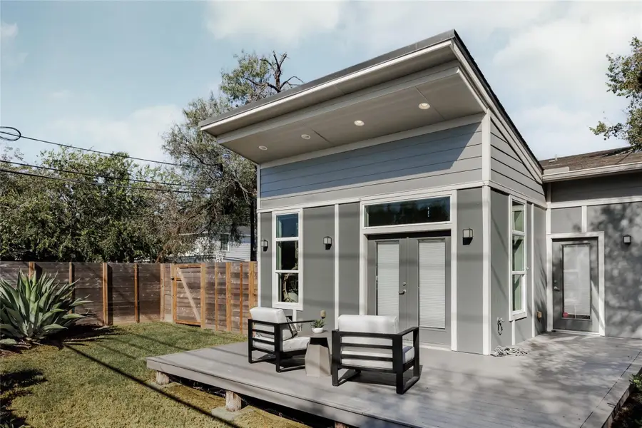 1205 Mckinley Ave, Austin, TX 78702 - Image #2