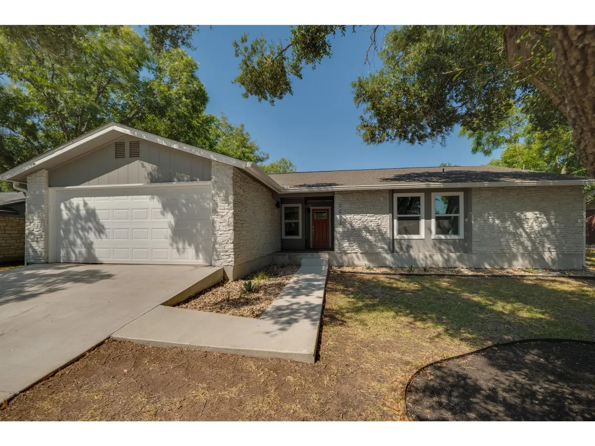 2202 Donna Dr, Taylor, TX 76574 - #1