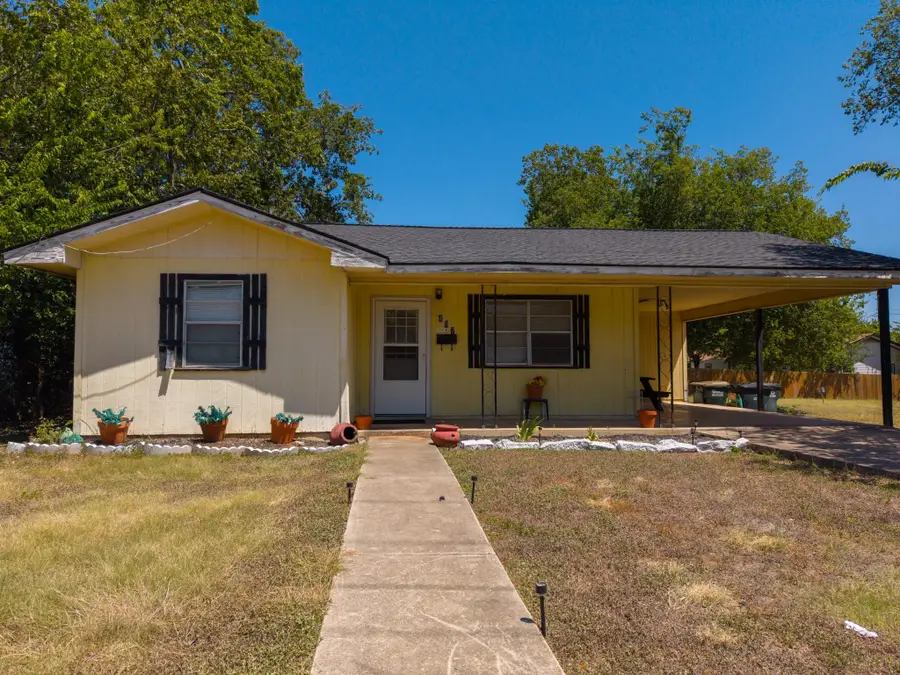 407 W 3rd St, Georgetown, TX 78626 - #2