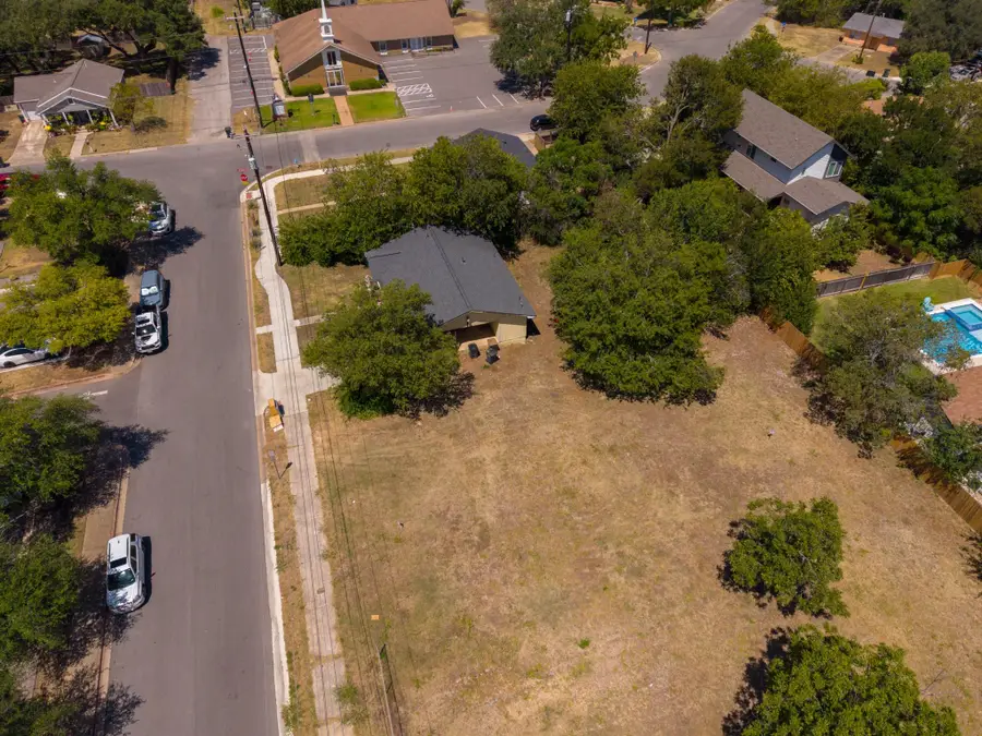 407 W 3rd St, Georgetown, TX 78626 - #3