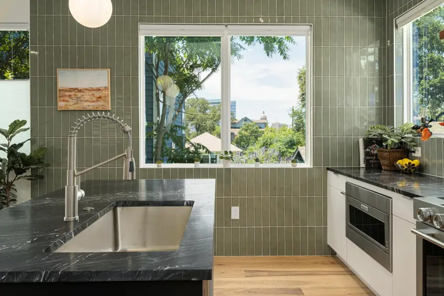 1007 E 15th St #2, Austin, TX 78702 - #3