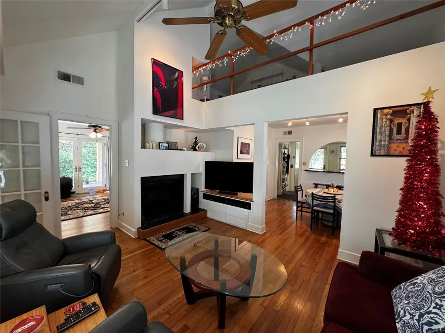 2002 East Side Dr, Austin, TX 78704 - #3