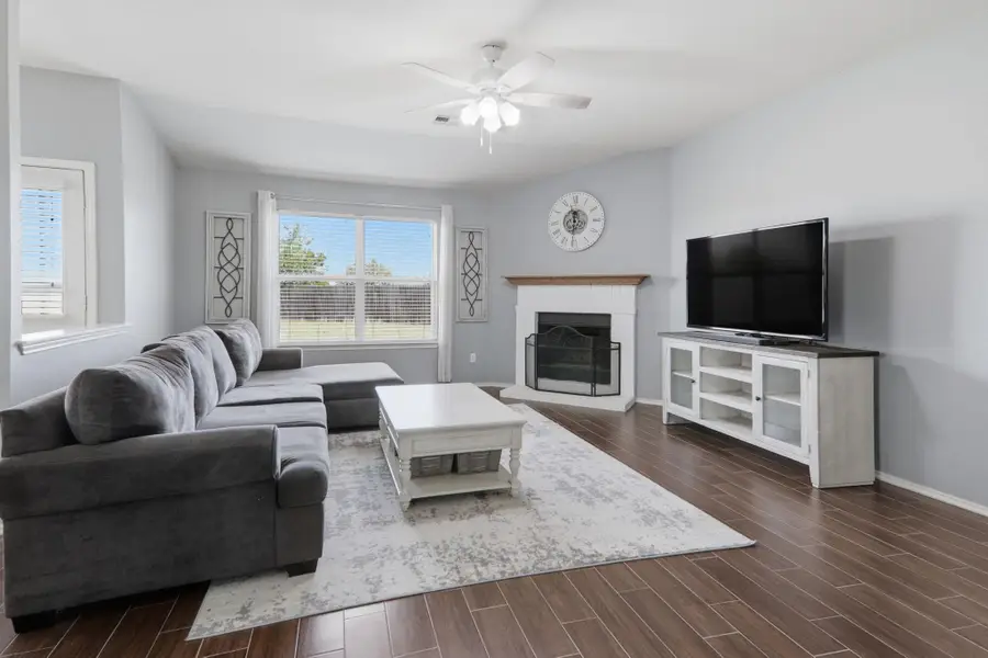 905 Lee Dr, Leander, TX 78641 - #2