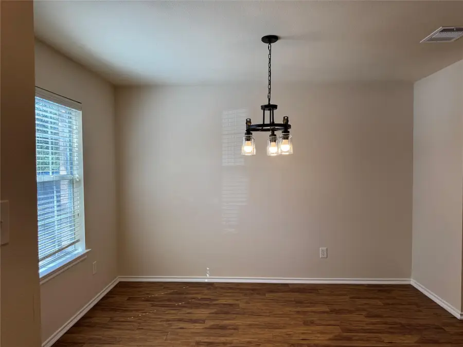 200 Meadow Park Dr, Georgetown, TX 78626 - #2