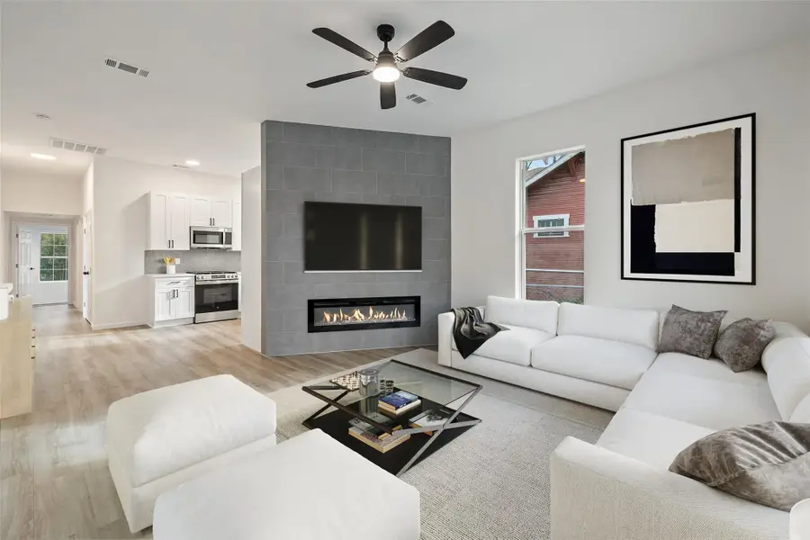 707 W 7th St, Taylor, TX 76574 - #2