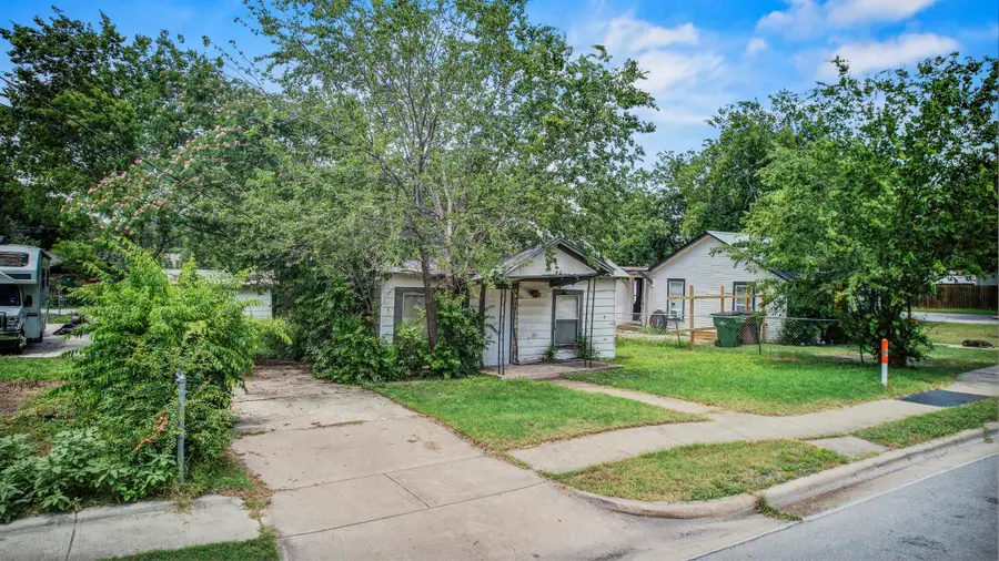308 E Austin Ave, Round Rock, TX 78664 - #2