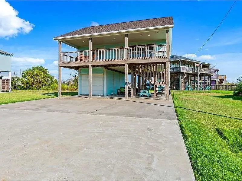 157 Verdia Dr, Crystal Beach, TX 77650 - #3