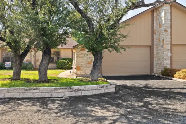 28 Oaks Pl, Lago Vista, TX 78645