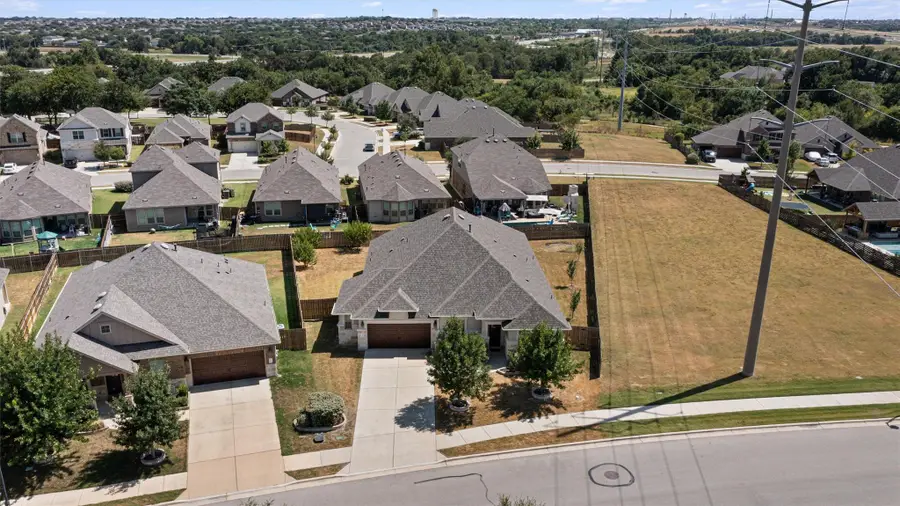 1205 Knowles Dr, Hutto, TX 78634 - #2
