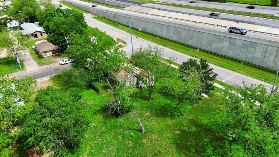 502 Martin Luther King Jr Dr, Bastrop, TX 78602 - #2