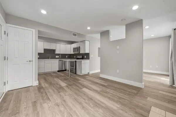 935 La Posada Dr #144, Austin, TX 78752