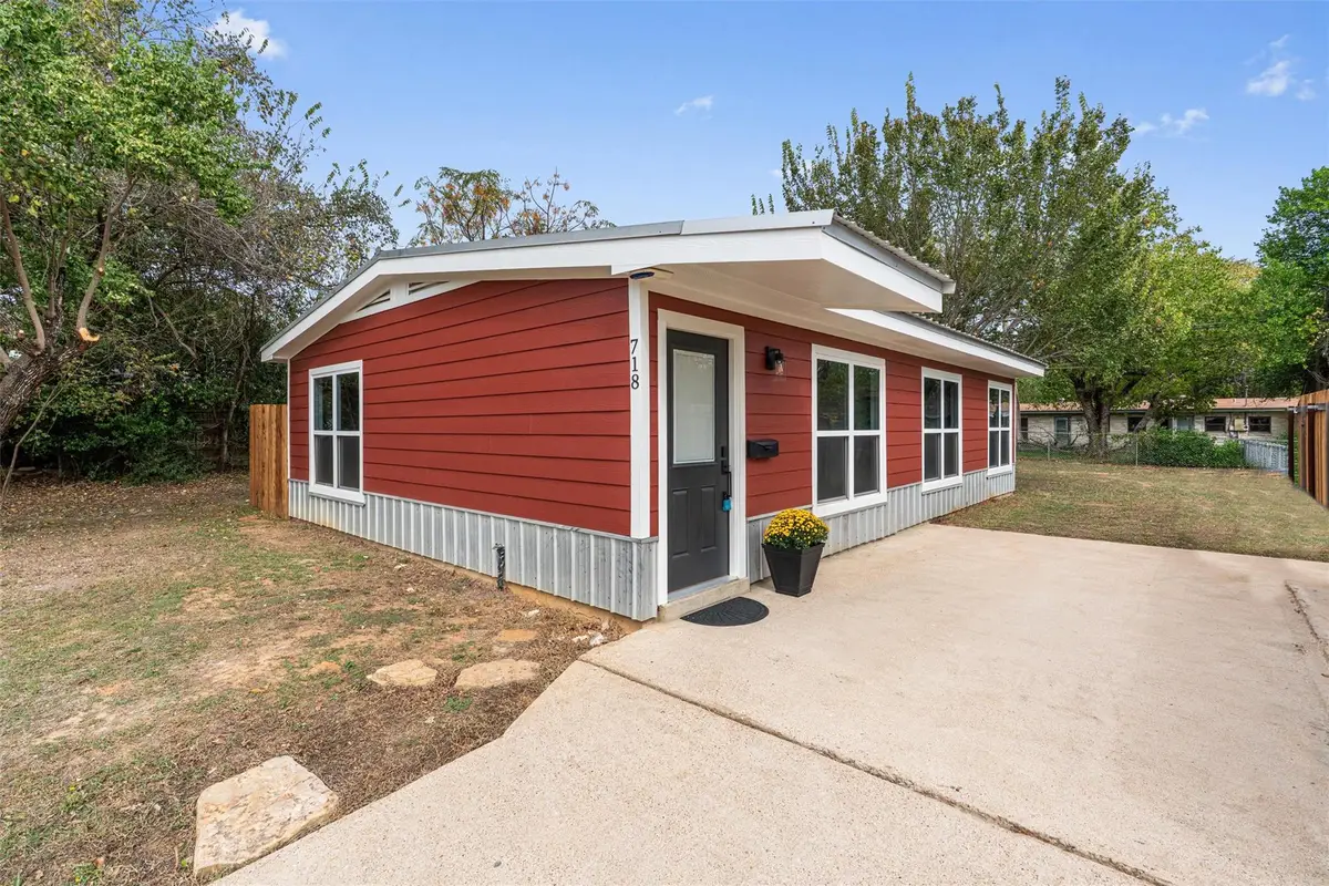 718 Hunter Dr, Rockdale, TX 76567 - #1