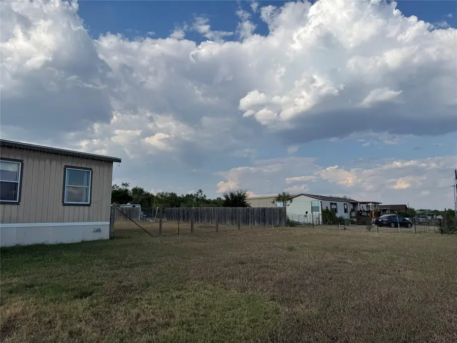 490 Rosewood Dr, Dale, TX 78616 - #3