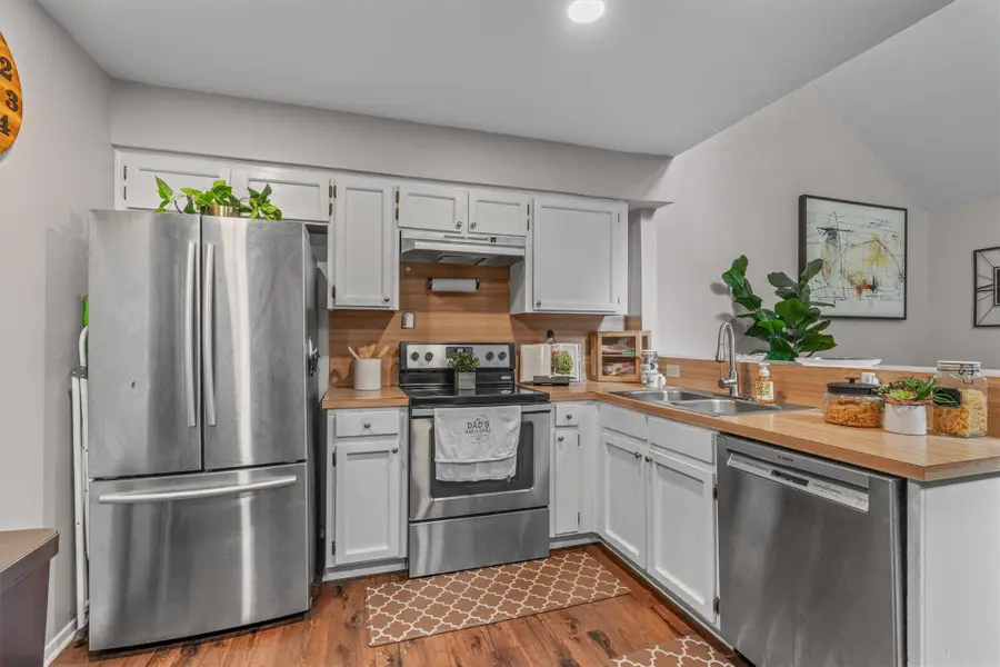 5608 Cougar Dr #226, Austin, TX 78745 - Image #2