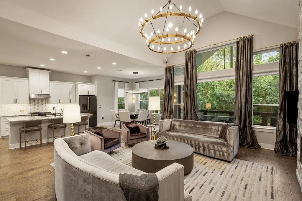 3018 Sunridge Dr #8, Austin, TX 78741 - #1