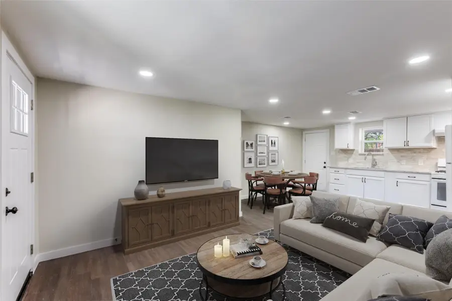 1118 Spur St, Austin, TX 78721 - #3