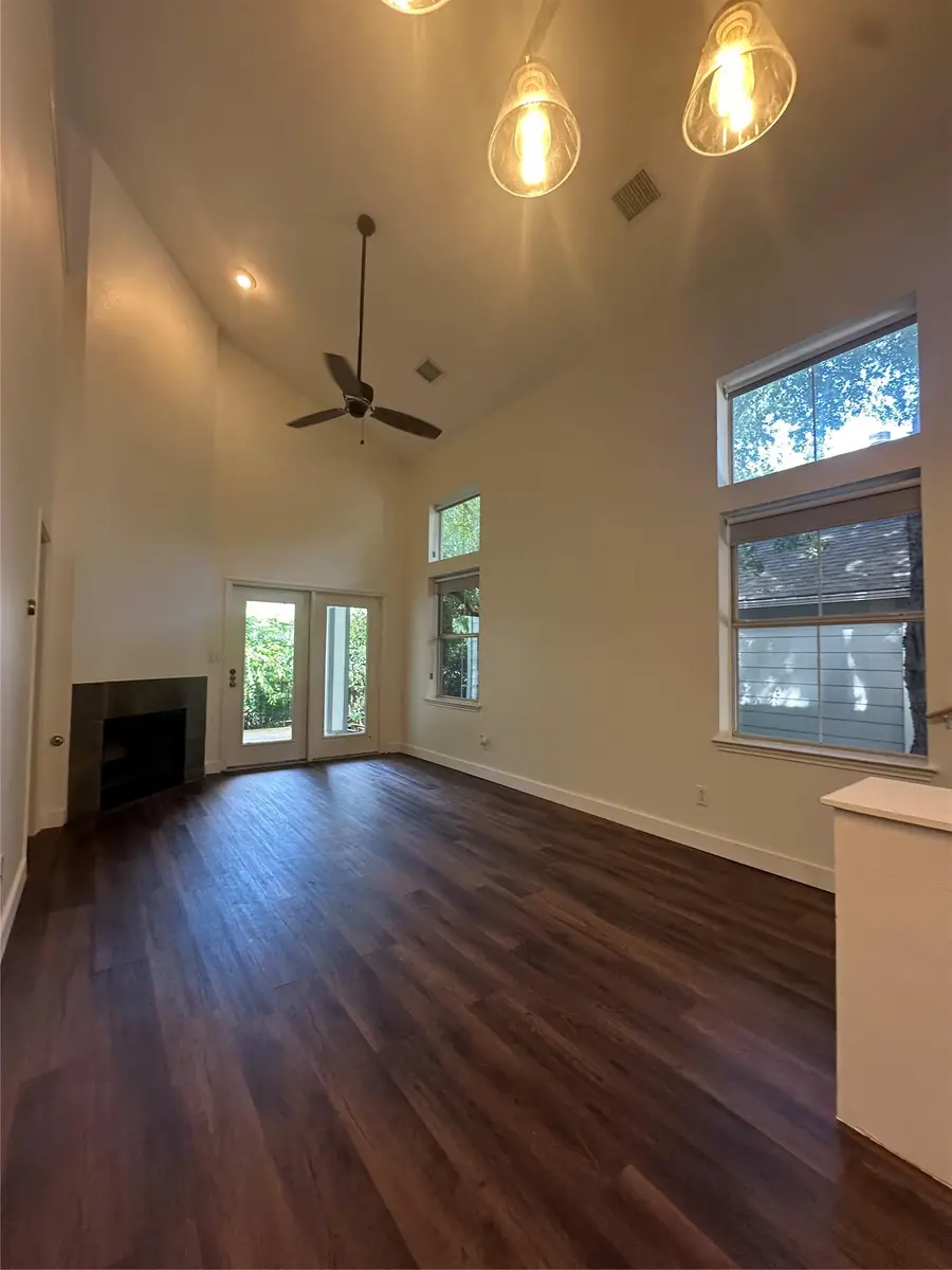 1011 Brodie St #15, Austin, TX 78704 - #3