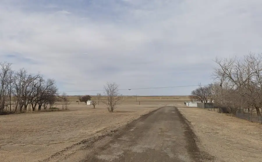 662 Garry Dr, Howardwick, TX 79226 - Image #2