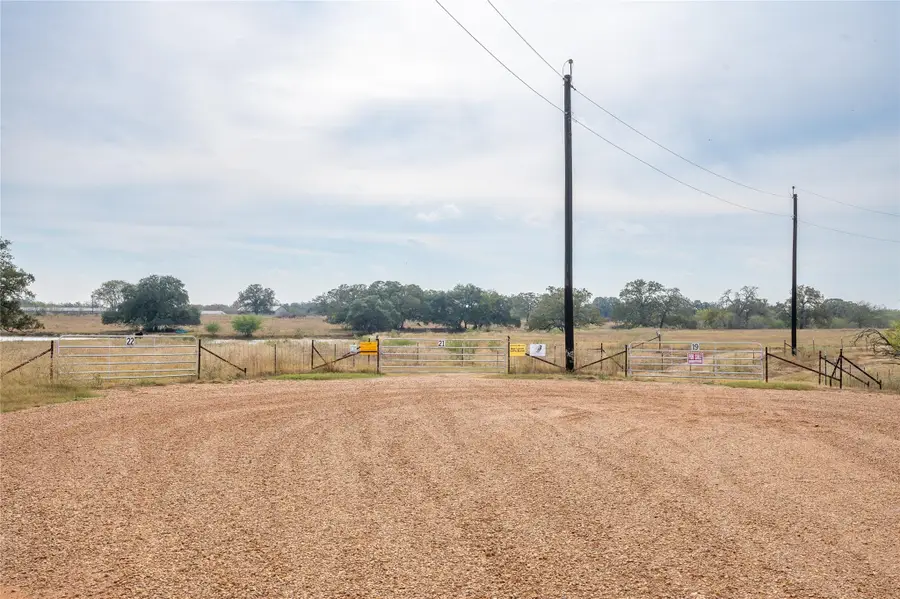 956 Johnson Farms Rd, Harwood, TX 78632 - Image #3