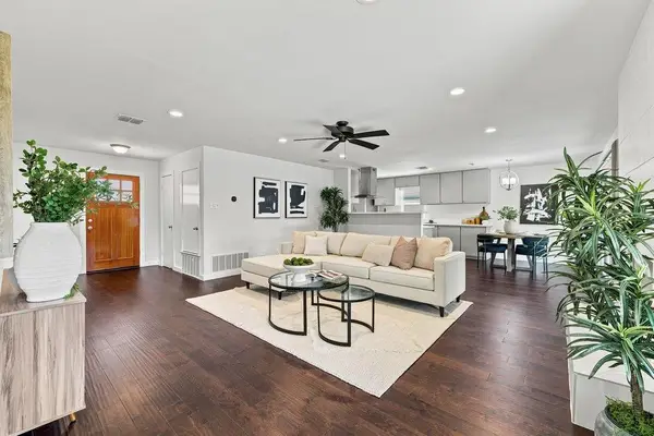 5611 Porsche Ln, Austin, TX 78749