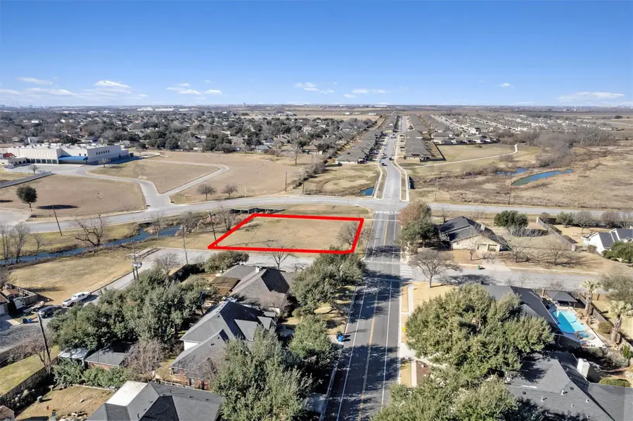 3949 Pinehurst Dr, Taylor, TX 76574 - #3