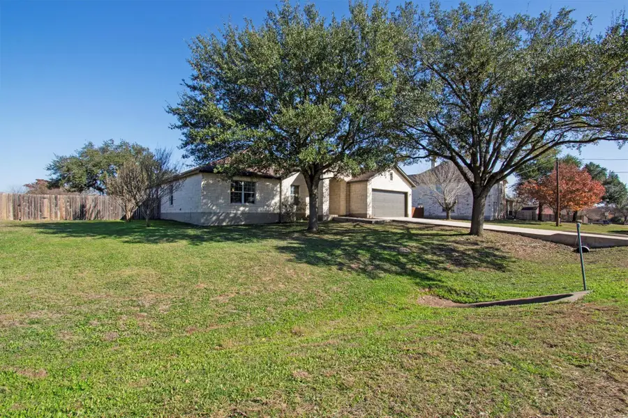 640 Bella Vista Cir, Kyle, TX 78640 - Image #2