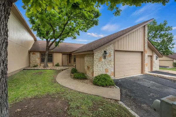 11 Oaks Pl, Lago Vista, TX 78645