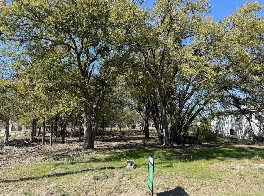 699 S Cotrell St, Bartlett, TX 76511 - #3