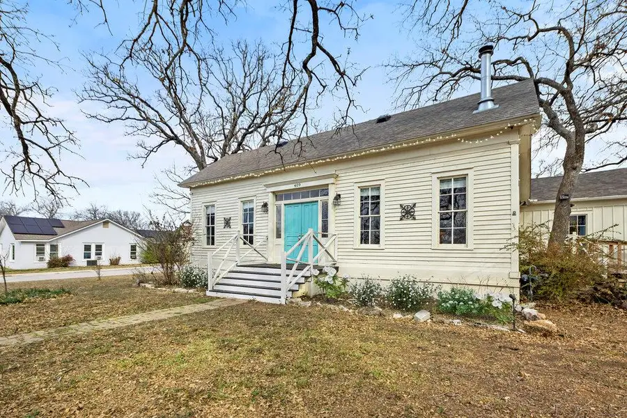 409 N North Main St, Burnet, TX 78611 - Image #2